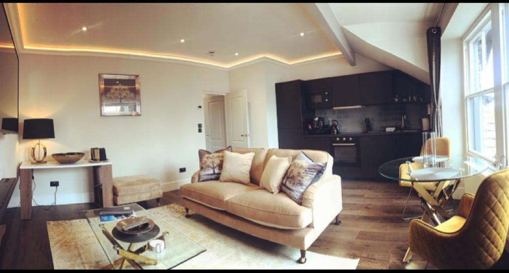The Mews Boutique Deluxe Apartments, Sleep 2-6 People , Central Location, Free Parking Windermere Exterior foto